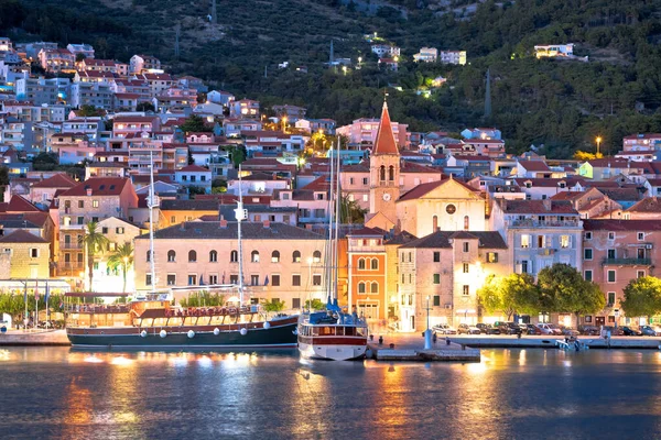 Staden Makarska Strandkanten Och Biokovo Bergskväll Utsikt Dalmatien Regionen Kroatien — Stockfoto