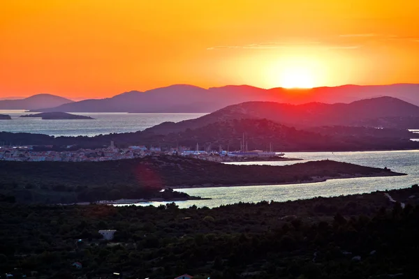 Isla Murter Colorido Atardecer Archipiélago Murter Vista Destino Turístico Dalmacia —  Fotos de Stock