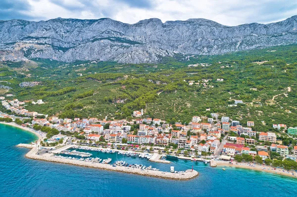 Tucepi Havayolları Nın Makarska Riviera Daki Tucepi Kasabası Manzarası Hırvatistan — Stok fotoğraf