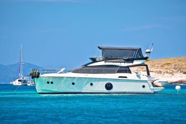 Pzekeni Otoci arcipelago yat durağı manzarası, Hvar adası, Hırvatistan 'ın Dalmaçya bölgesi