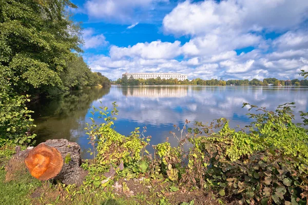 Vista Del Lago Del Reich Kongresshalle Sala Congresos Los Antiguos —  Fotos de Stock