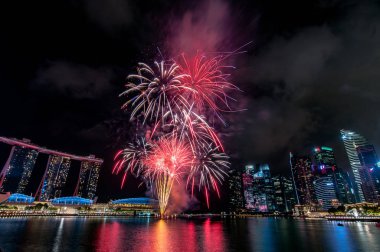 Singapur - 2018 / 08 / 04 Singapur Ulusal gün havai fişek prova önizleme 2