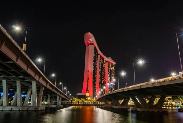 2019-08-03 Singapur Marina Bay Sands uğurlu kırmızı gece.
