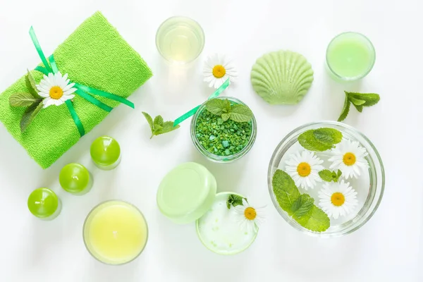 Wellness Producten Mint Badzout Verse Kruiden Zeep Cosmetische Crème Kaarsen — Stockfoto