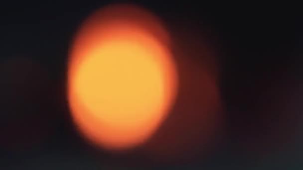 Foc Autofocus Diferit Bokeh Frumos Arderea Lemnului Flăcări Luminoase Întuneric — Videoclip de stoc