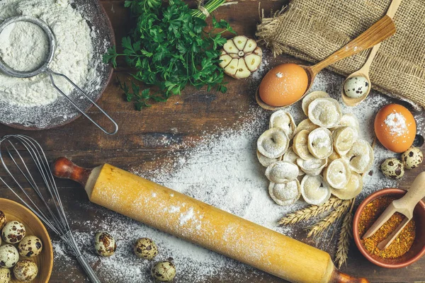 Raw Casero Delicioso Ravioli Italiano Tradicional Albóndigas Con Carne Ingredientes —  Fotos de Stock