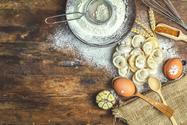 Raw Casero Delicioso Ravioli Italiano Tradicional Albóndigas Con Carne Ingredientes —  Fotos de Stock