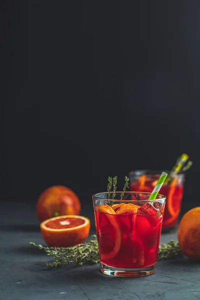 Succo Arancia Rosso Grande Bicchiere Sangue Arancio Frizzante Vodka Cocktail — Foto Stock