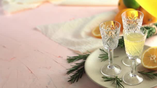 Limoncello Liqueur Maison Italienne Traditionnelle Base Alcool Citron Avec Des — Video