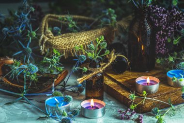 Eski eczane, ezoterik veya sikemik kavramı mavi eryngo ile