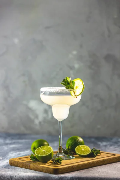 Margarita Cocktail Lime Ice Minton Light Gray Concrete Table Amazing — Stock Photo, Image