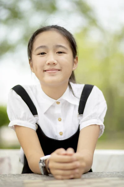 Nahaufnahme Kopf Shop Von Asiatisch Teenager Toothy Lächelnd Gesicht Outdoor — Stockfoto