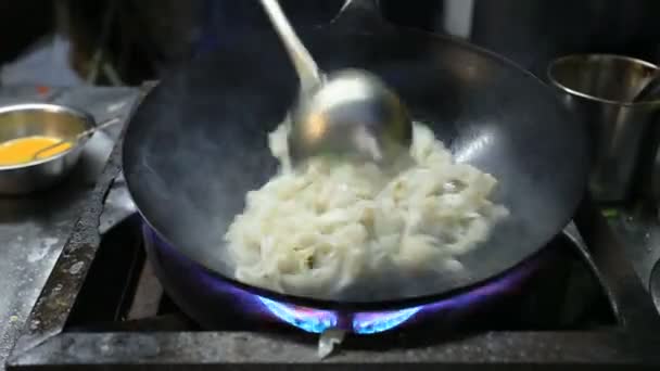 Fideos Fritos Calle Bangkok Tailandia — Vídeo de stock