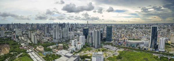 ラチャダフィセク マスターアーキテクト新しいビジネス中心地のタイの首都の中心部でモダンな建物と高層ビルのシーンのバンコク June6 2017 航空写真ビュー — ストック写真