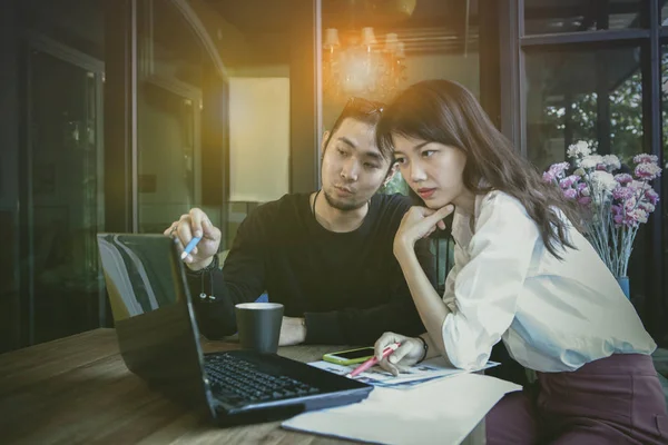 Aziatische Opstarten Freelance Team Werken Met Computer Laptop Thuis Kantoor — Stockfoto