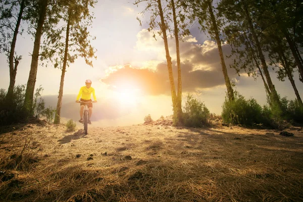 Man Riding Mountain Bike Enduro Track — Stock Photo, Image