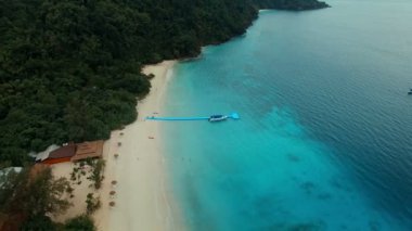 Nyang oo phi adasının deniz manzaralı güzel sahili ve Myanmar Denizi