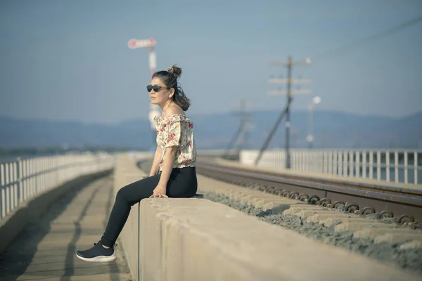 Single Woman Relaxing Traveling Destination — Stock Photo, Image