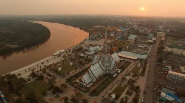 Wat Sothorn, Tayland 'ın Chachoengsao bölgesinin önemli tapınaklarından biri.