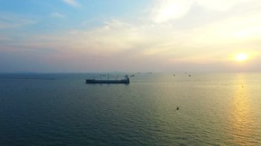 Tayland körfezinde seyreden konteyner gemisinin hava görüntüsü