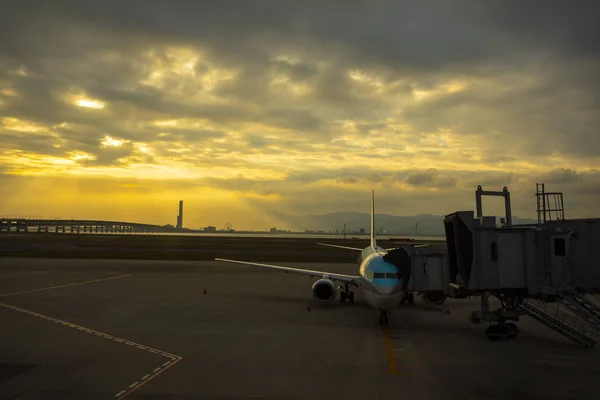 Passagierflugzeug Bereitet Sich Auf Abflug Vom Flughafen Terminal Frühen Morgen — Stockfoto