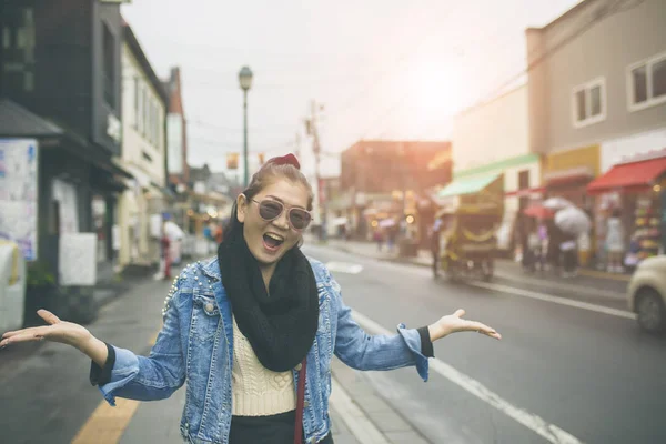 Asiatisk Kvinna Turist Lycka Känslan Otaru Gatan Mest Populära Resor — Stockfoto