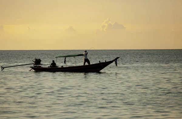 Homme Pêche Sur Bateau Longue Queue Île Koh Tao Sud — Photo