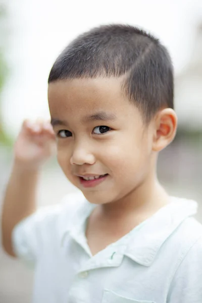 Profundidade Rasa Campo Fotografia Adorável Asiático Menino Toothy Sorrindo Rosto — Fotografia de Stock