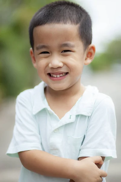 Toothy Lachend Gezicht Van Aziatische Kinderen Geluk Emotie — Stockfoto