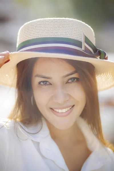 Duyguların Güzel Asyalı Genç Kadın Dişlek Gülümseyen Yüz Mutluluk Portre — Stok fotoğraf