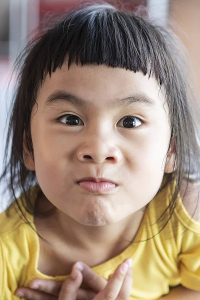 Смішне Обличчя Азіатських Милих Дітей — стокове фото
