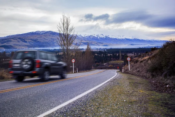 Suv Bil Som Kör Resor Nya Zeeland Highway — Stockfoto