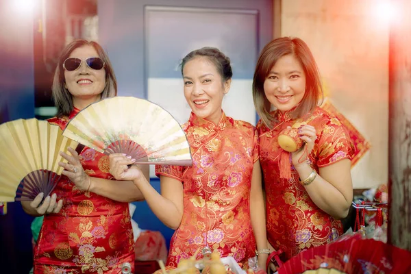 Группа Азиатской Женщины Китайской Традиции Одежда Зубастый Улыбающийся Лицо Счастье — стоковое фото