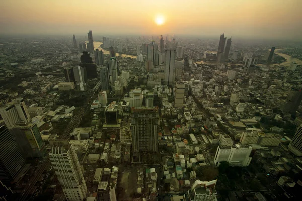 Bangkok thailand - february28.2019: bangkok hochhaus von mah — Stockfoto