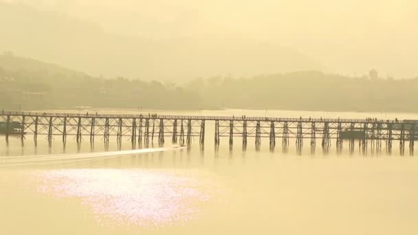 Tayland Kanchanaburi Batı Topraklarında Popüler Seyahat Destinasyonu Bir Sangkhla Buri — Stok video