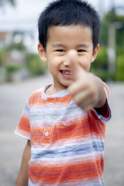 Smiling face happiness emotion of asian children — Stock Photo, Image