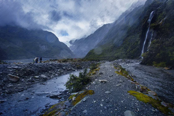 Hårt regn i Franz Josef glaciär nya zeeländskt — Stockfoto