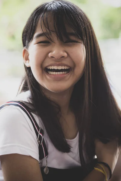 Close up headshot teenager laughing — Stock Photo, Image