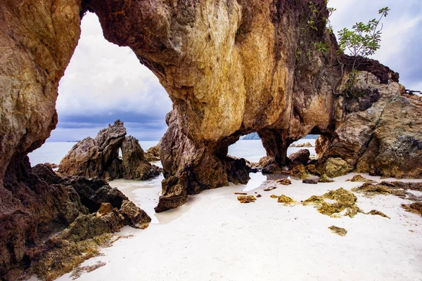 Krásná scenerií ostrova Khao Talu Payam, Ranong Andamanského moře — Stock fotografie