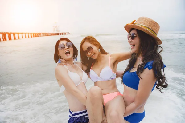 Three bikini asian woman happiness with relaxing emotion in vaca — Stock Photo, Image