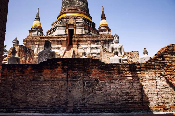 Pagoda de wat yai chai mongkol templo en ayutthay patrimonio de la humanidad —  Fotos de Stock