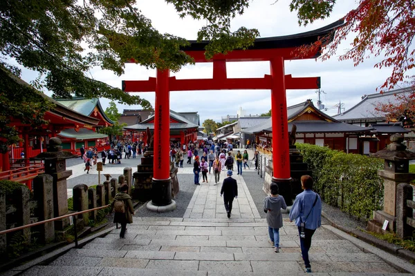 Kyoto japan - listopada10,2018: duża liczba atrakcji turystycznychi — Zdjęcie stockowe