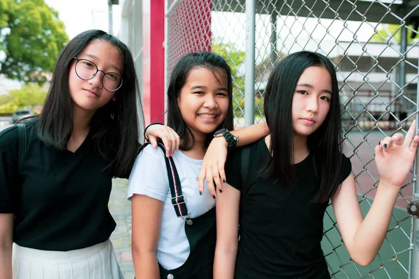 Grupo Asiático Adolescente Livre — Fotografia de Stock