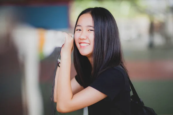 Зубастое Улыбающееся Лицо Азиатского Подростка Эмоции Счастья — стоковое фото