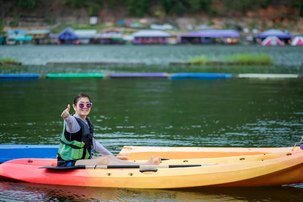 Woman Sailing Kayak Boat Water Sport Pool — Stock Photo, Image
