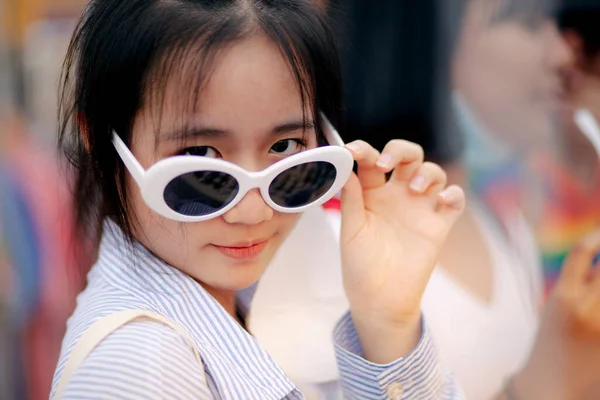 Close Faccia Asiatico Adolescente Indossare Moda Occhio Occhiali — Foto Stock