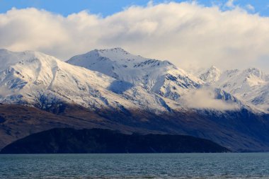 Wanaka şehrindeki güzel kar dağı Yeni Zelanda