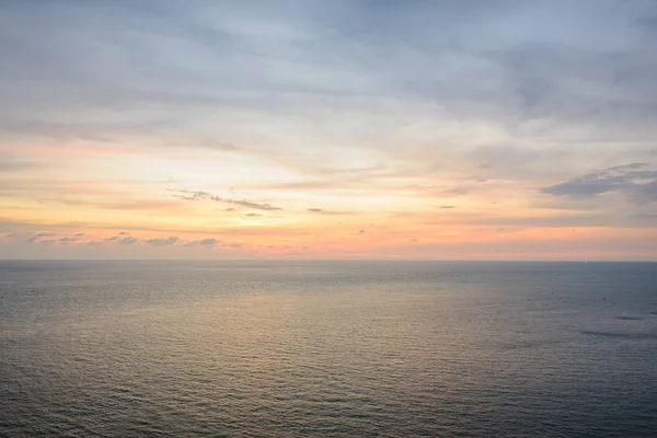 Blick Auf Wunderschönen Sonnenaufgang Unter Dem Wasser Des Meeres Bei — Stockfoto