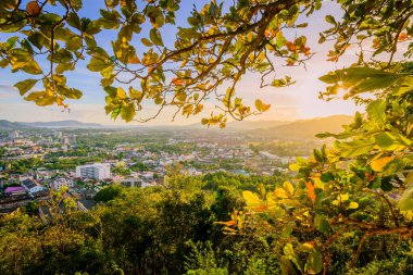 Khao Rang Phuket bakış açısı şehir günbatımı, Phuket ili, T