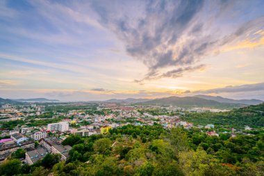 Khao Rang Phuket bakış açısı şehir günbatımı, Phuket ili, T